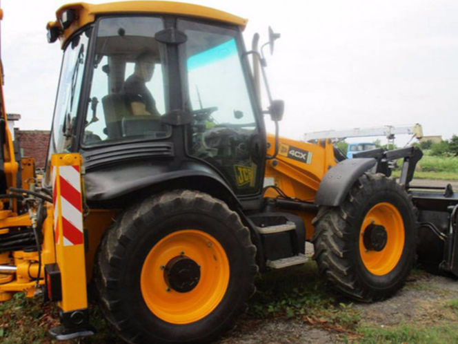 Экскаватор-погрузчик JCB 4CX (Спецтехника-Выборг)