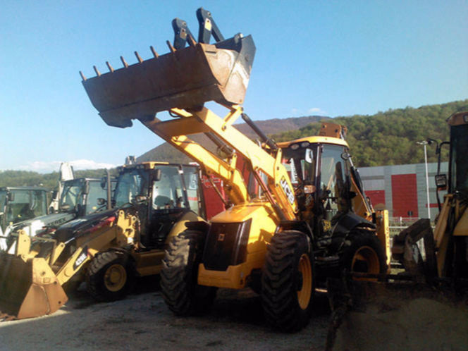 Экскаватор-погрузчик JCB 4CX (Спецтехника-Выборг)